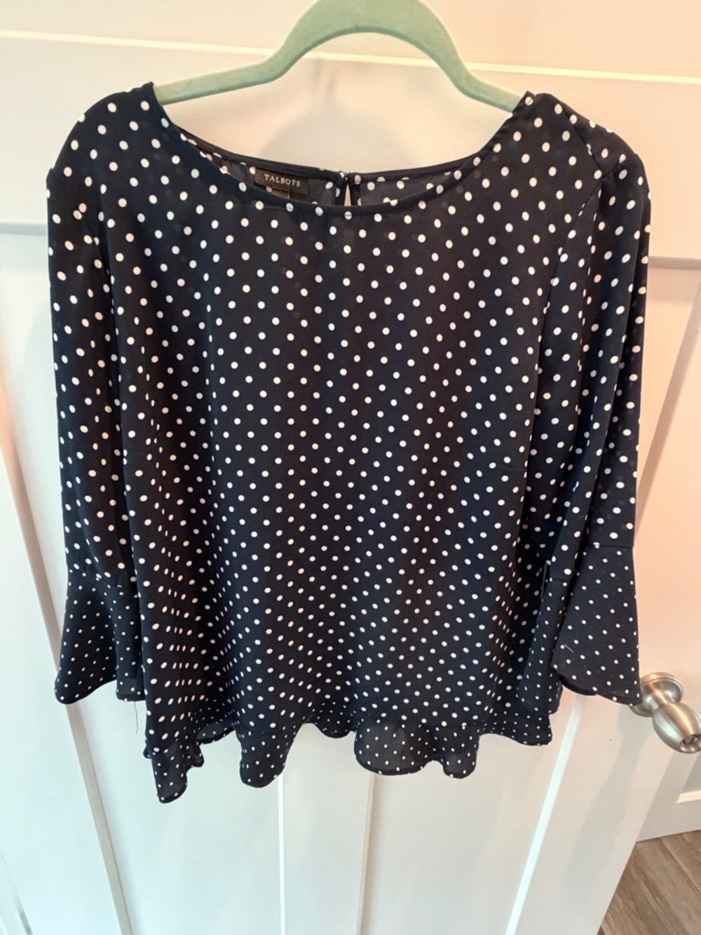 Talbots Polka Dot Blouse Women’s Medium Navy White Ruffle Hem Classic Top